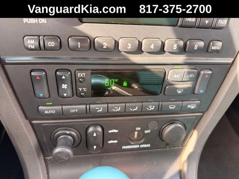 Used 2002 Ford Thunderbird image 18