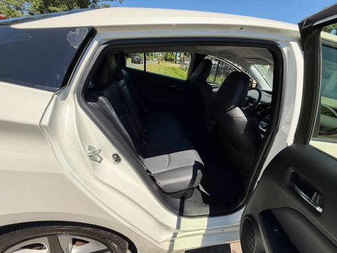 Used 2016 Toyota Prius Three Touring FWD image 16