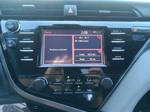 Used 2019 Toyota Camry L image 21