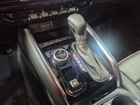 Used 2023 GMC Canyon AT4 w/ AT4 Premium Package image 17