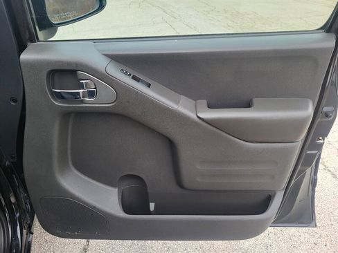 Used 2019 Nissan Frontier SV image 24