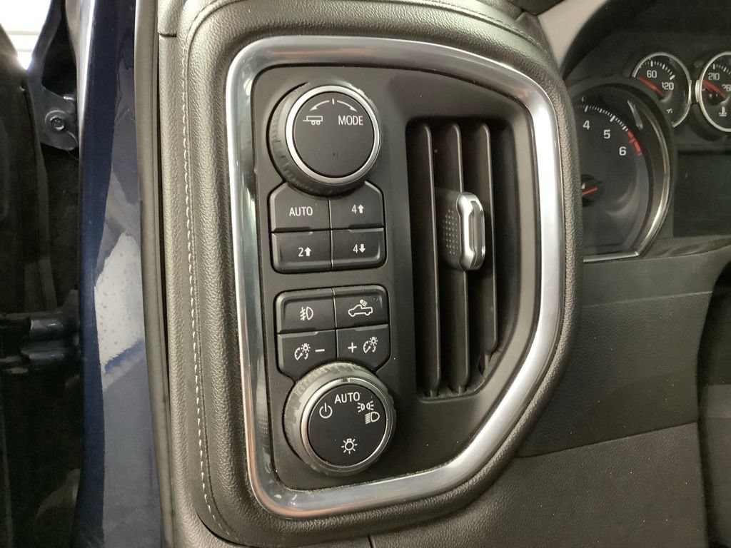Used 2020 Chevrolet Silverado 1500 RST AWD/4WD image 16