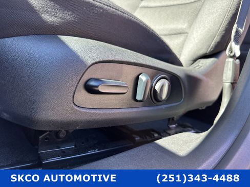 Used 2024 Chevrolet Malibu LT image 28