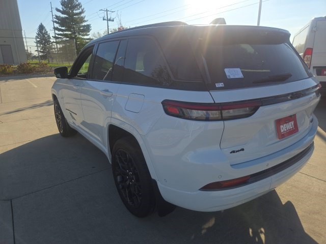 New 2027 Jeep Grand Cherokee Summit AWD/4WD image 26