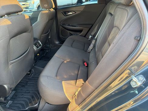 Used 2021 Chevrolet Malibu LT image 11