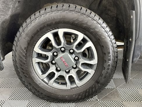 Used 2023 GMC Sierra 2500 AT4 image 36