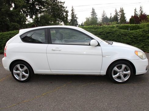Used 2008 Hyundai Accent SE FWD image 11