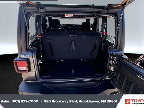 Used 2022 Jeep Wrangler Sport AWD/4WD image 21