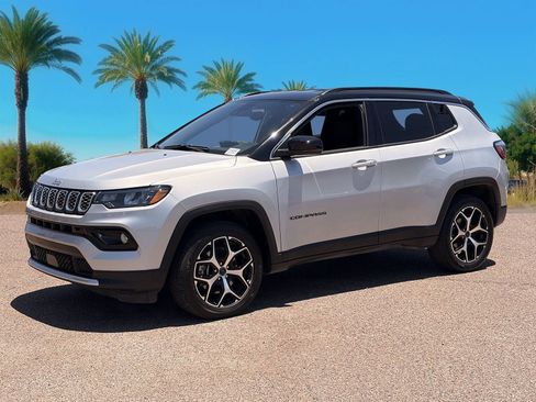 Used 2025 Jeep Compass Limited AWD/4WD image 32