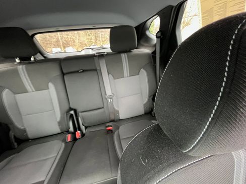 Used 2025 Chevrolet Blazer LT image 32