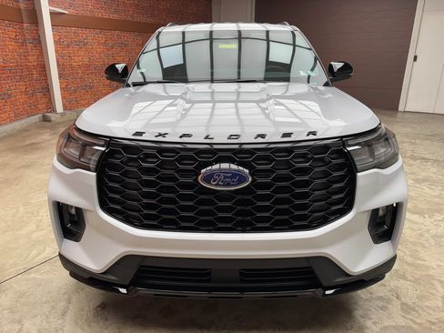 New 2026 Ford Explorer ST-Line w/ ST-Line Street Pack AWD/4WD image 7