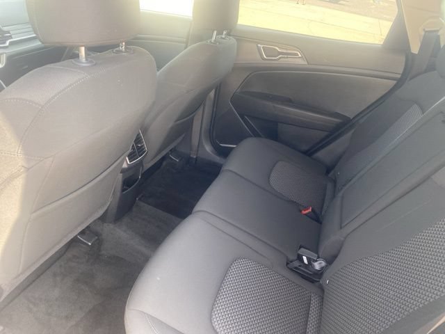 Used 2024 Kia Sportage LX AWD/4WD image 11