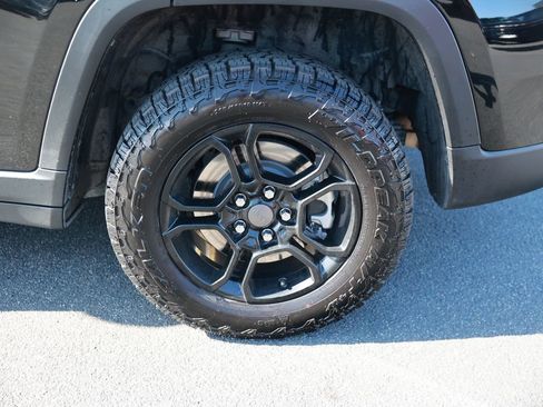 Used 2022 Jeep Grand Cherokee Trailhawk w/ Advanced Protech Group II AWD/4WD image 10