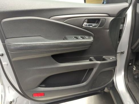 Used 2023 Honda Ridgeline Sport image 17
