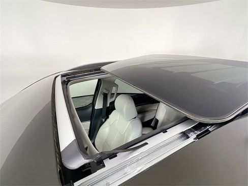 Used 2023 Kia Telluride EX w/ EX Captain's Chair Package image 24