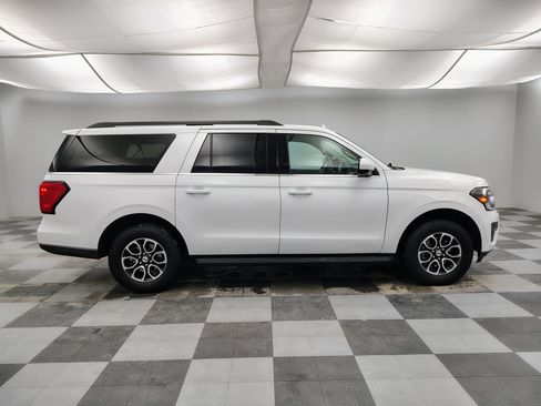 Used 2024 Ford Expedition Max XLT image 12
