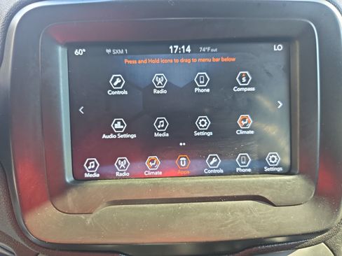 Used 2018 Jeep Renegade Altitude w/ Cold Weather Group FWD image 20