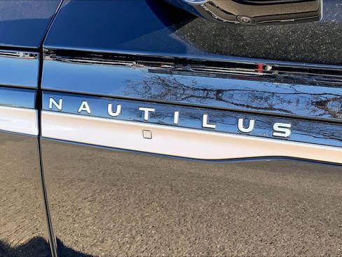 New 2026 Lincoln Nautilus Reserve image 15