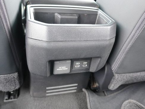 Used 2024 Toyota Tacoma Limited w/ Limited Package (LT) AWD/4WD image 35