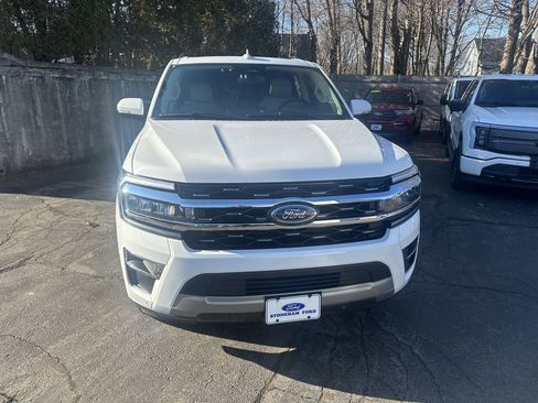 Used 2024 Ford Expedition Max Limited AWD/4WD image 2