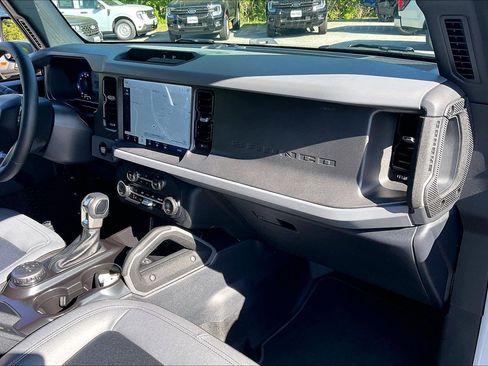 Used 2024 Ford Bronco Big Bend image 16