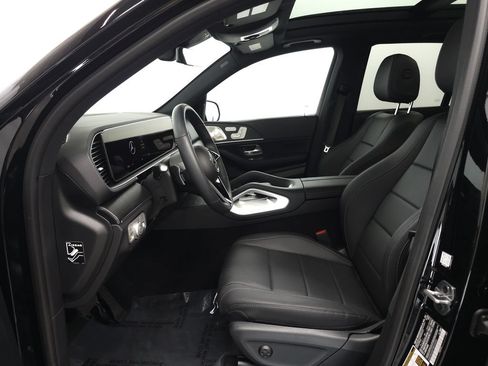Used 2026 Mercedes-Benz GLE 450 4MATIC w/ Driver Assistance Package image 8