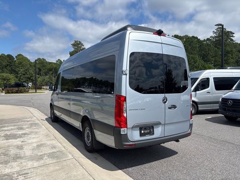 Used 2025 Mercedes-Benz Sprinter 2500 image 6