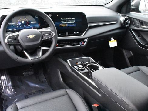 New 2026 Chevrolet Equinox LT w/ Convenience Package II image 19