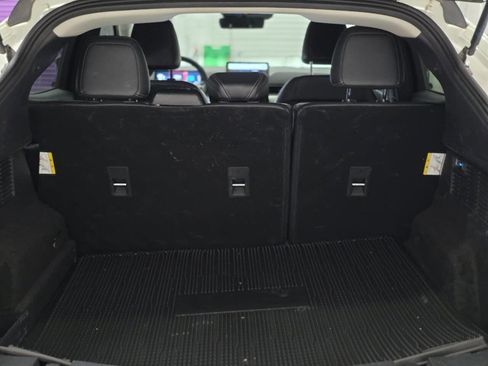 Used 2022 Ford Mustang Mach-E Select image 27