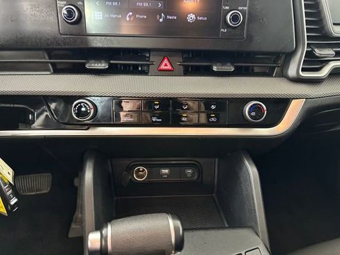 Used 2023 Kia Sportage LX image 23