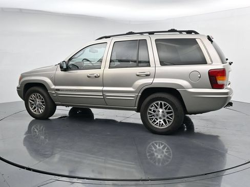 Used 2004 Jeep Grand Cherokee Limited w/ Trailer Tow Group IV AWD/4WD image 5