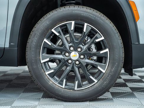 New 2026 Chevrolet Traverse LT w/ Sun and Wheel Package AWD/4WD image 19