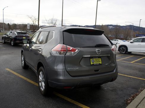 Used 2016 Nissan Rogue SV image 7