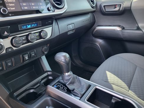 Certified 2021 Toyota Tacoma SR5 w/ Technology Package AWD/4WD image 19