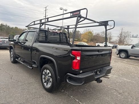 Used 2021 Chevrolet Silverado 2500 Custom w/ Custom Convenience Package image 4