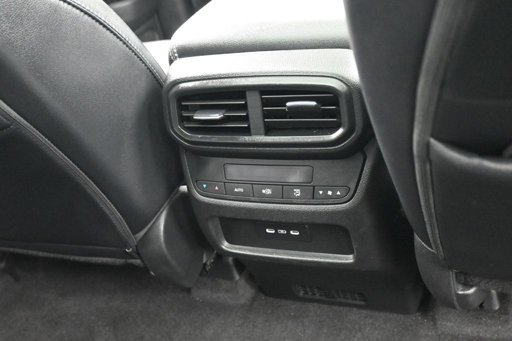 Used 2025 Honda Pilot Touring image 46