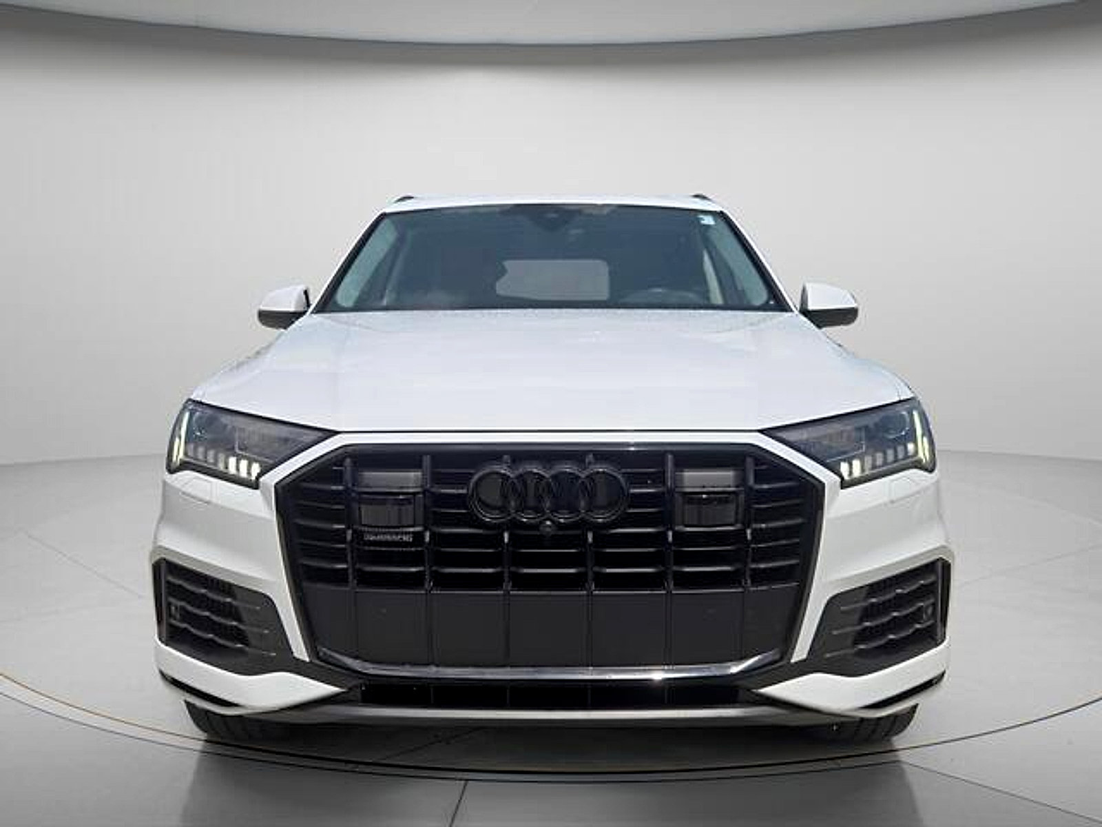 Used 2023 Audi Q7 3.0T Premium Plus w/ Premium Plus Package AWD/4WD image 9