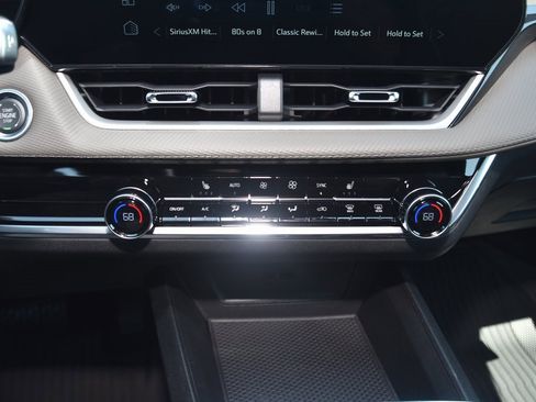 New 2026 Chevrolet Equinox LT w/ Convenience Package II image 15