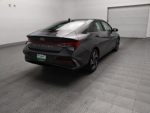 Used 2025 Hyundai Elantra SEL image 9