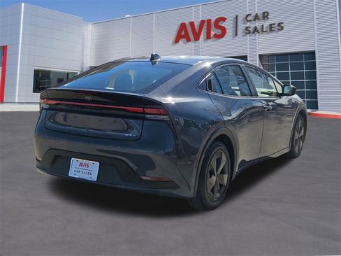 Used 2025 Toyota Prius LE image 6