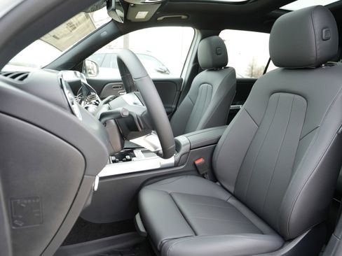 New 2026 Mercedes-Benz GLB 250 4MATIC image 35