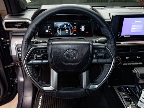 Used 2026 Toyota Tacoma 4x4 Double Cab image 18