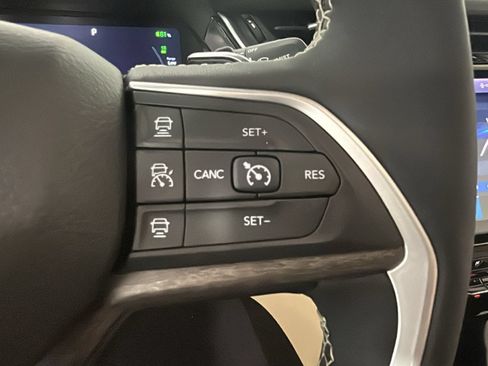 Used 2023 Jeep Grand Cherokee 4WD 4xe w/ Luxury Tech Group II image 21