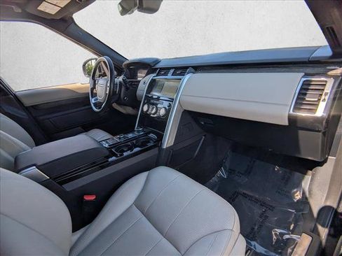 Used 2019 Land Rover Discovery HSE AWD/4WD image 22