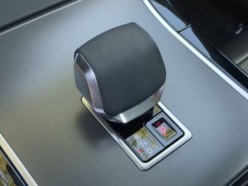 Certified 2025 Land Rover Range Rover Velar Dynamic SE image 35