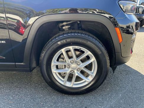 Used 2025 Jeep Grand Cherokee Laredo X image 10