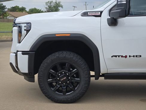 Used 2024 GMC Sierra 2500 AT4 w/ AT4 Premium Plus Package AWD/4WD image 29