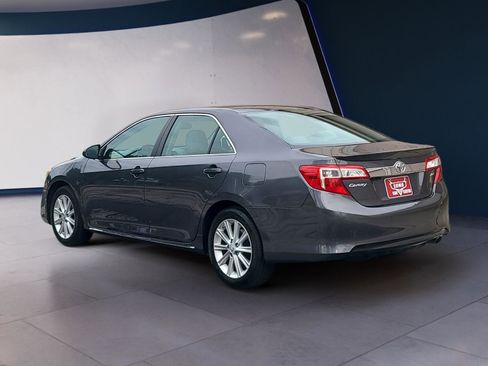 Used 2012 Toyota Camry XLE FWD image 3