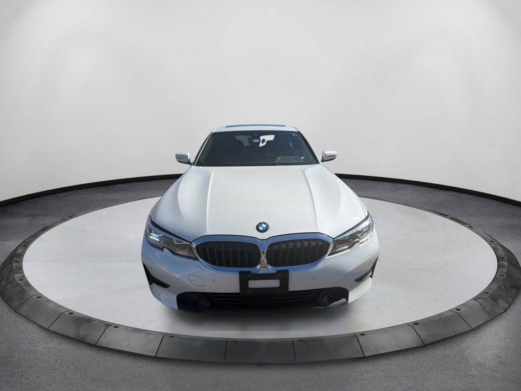 Used 2020 BMW 330i Sedan w/ Convenience Package RWD image 2