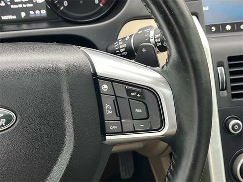 Used 2017 Land Rover Discovery Sport HSE image 19